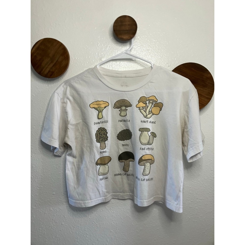 Social Culture Cropped White Mushroom T-Shirt Women's‎ Size Small